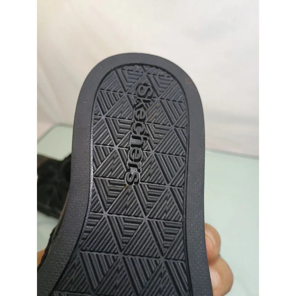 Skechers product pair